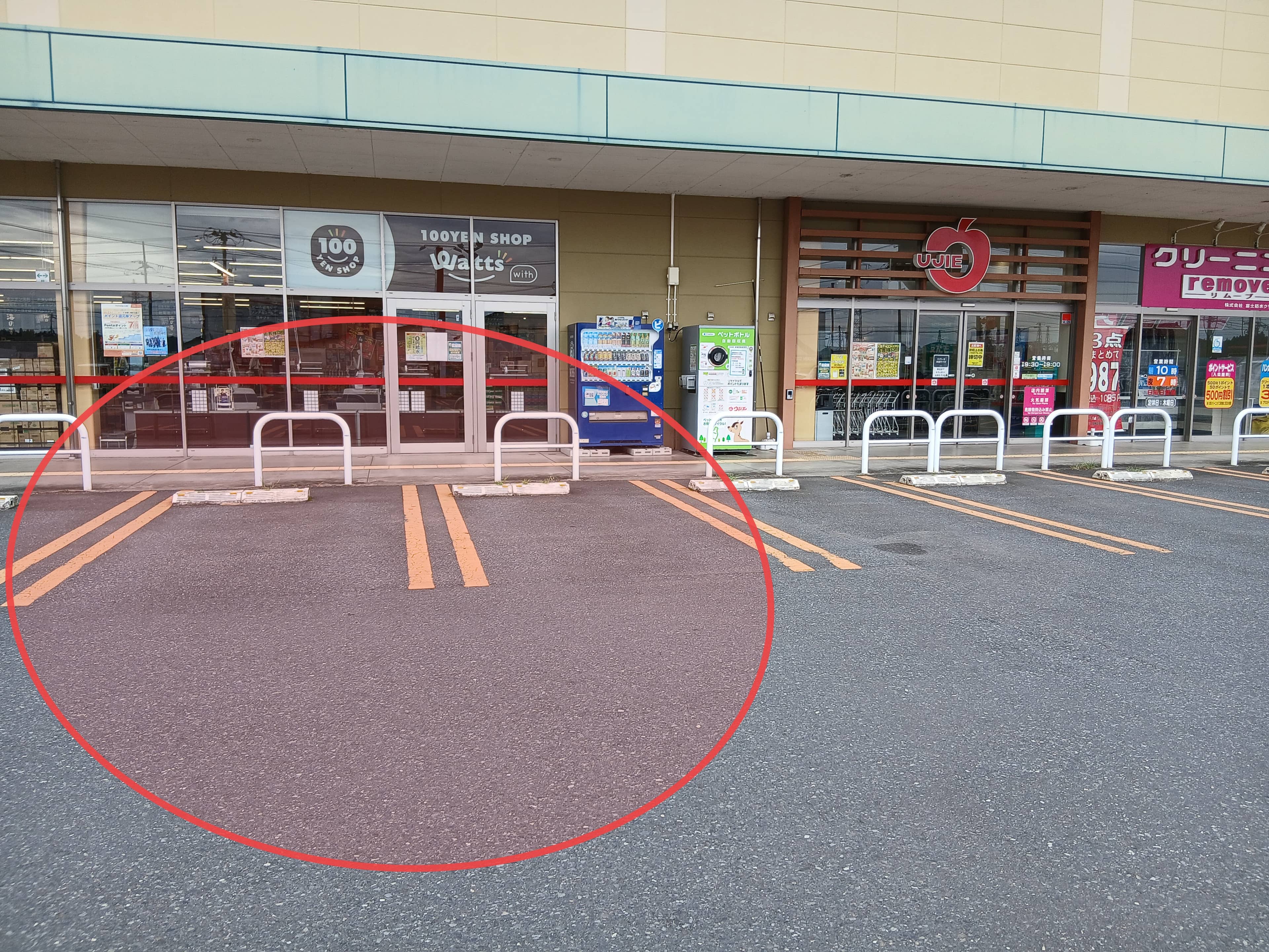 キッチンカーや食物販に最適な駐車場(クリーニング側)スペース